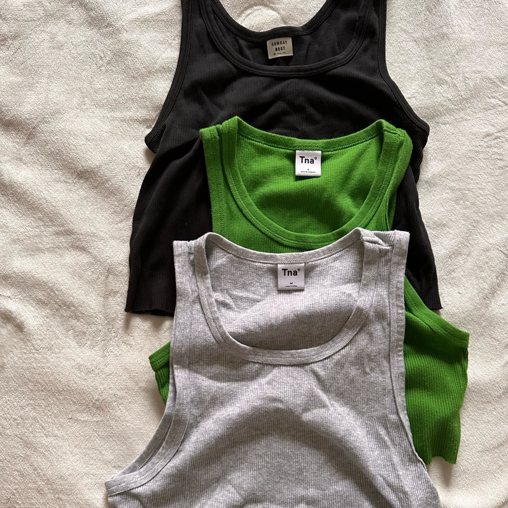 Aritzia tank tops